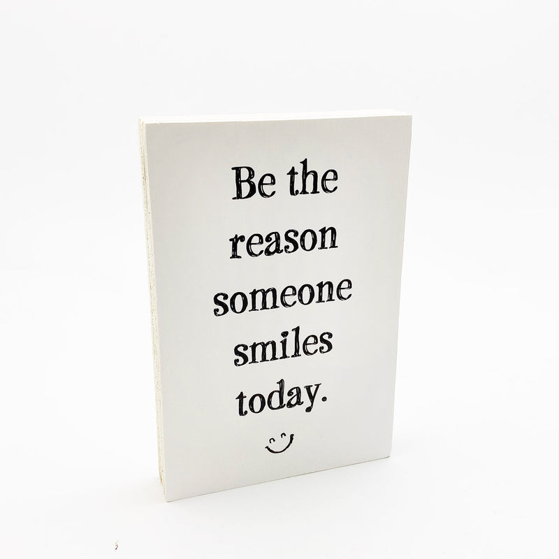 Houtblok reason to smile