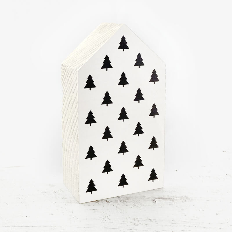 Houten kerst decoratie huisje met kerstboompjes patroon