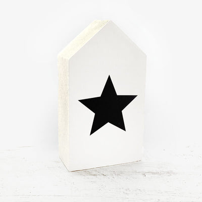 Houten huisje met ster