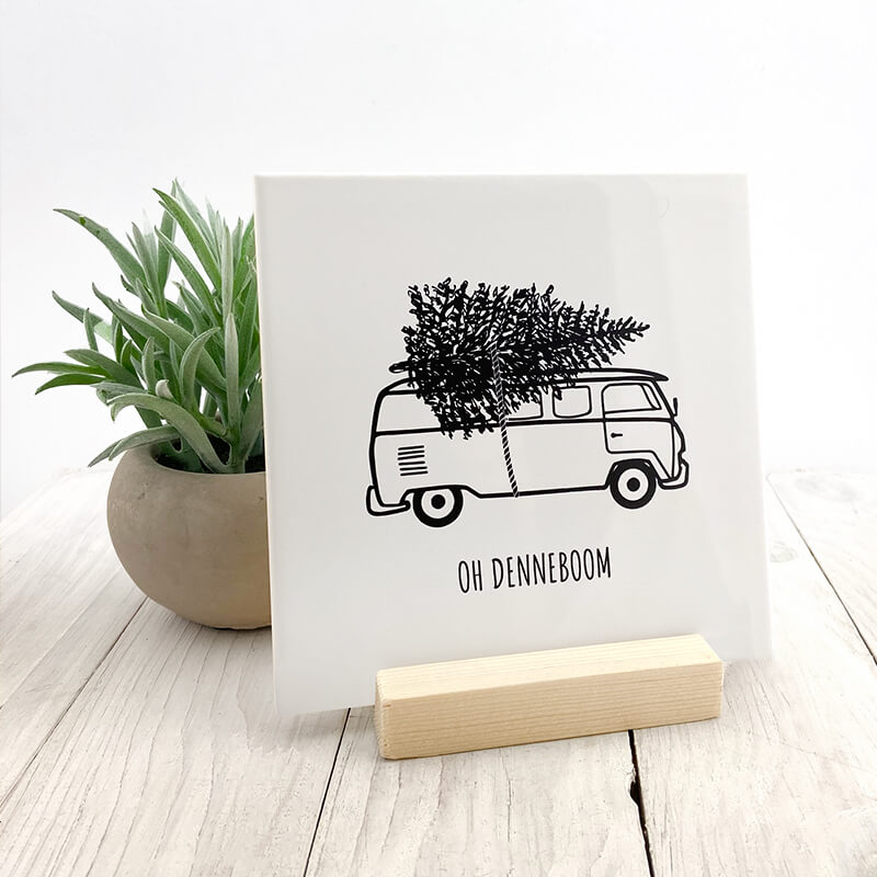 Tegeltje busje met kerstboom detail